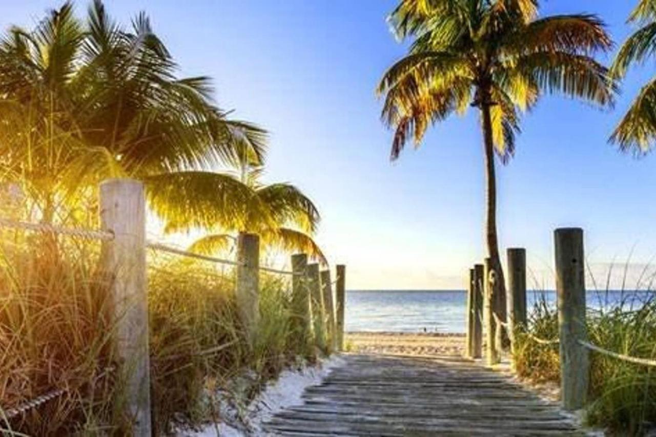 Beachfront Property Pool Gym Tennis Miami Beach! Exterior photo
