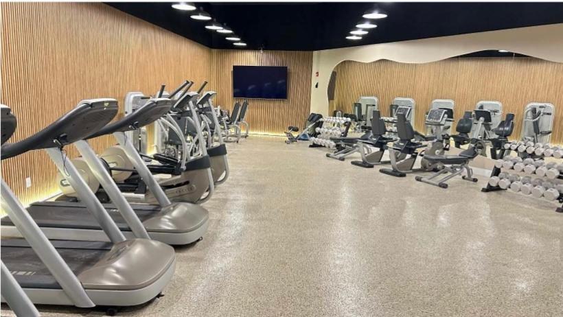 Beachfront Property Pool Gym Tennis Miami Beach! Exterior photo
