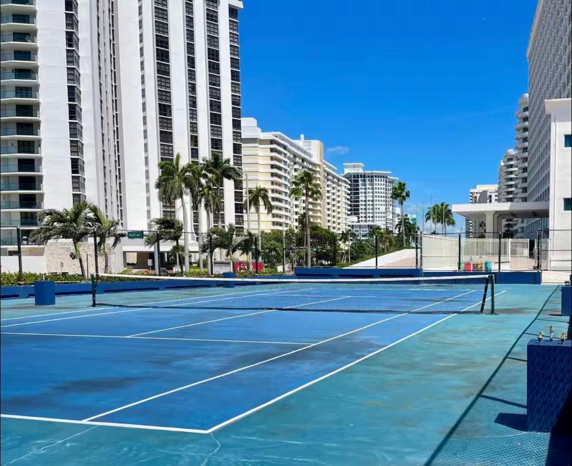 Beachfront Property Pool Gym Tennis Miami Beach! Exterior photo